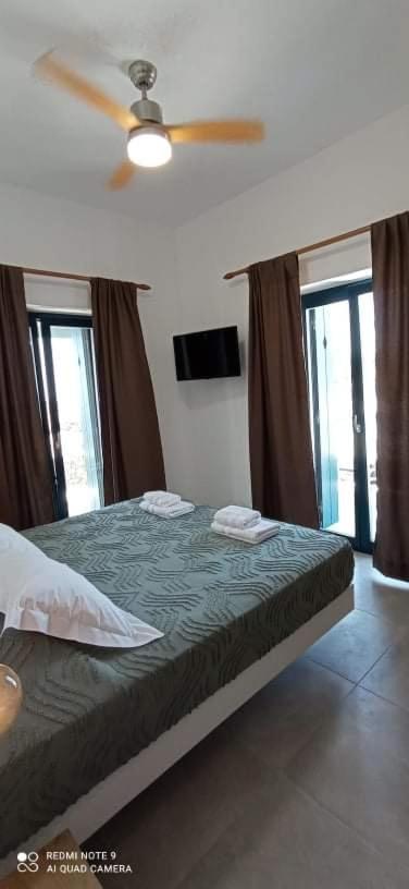 Paros-Memories-Neubau-Villen, Sportpool Aspro Chorio Exterior foto